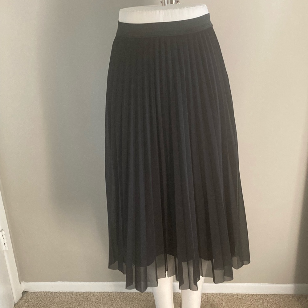 COPY - Black pleated midi skirt
